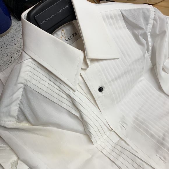 NWOT Andrew Marc New York White Suit with Tuxedo Shirt and Bow Tie - Picture 6 of 12